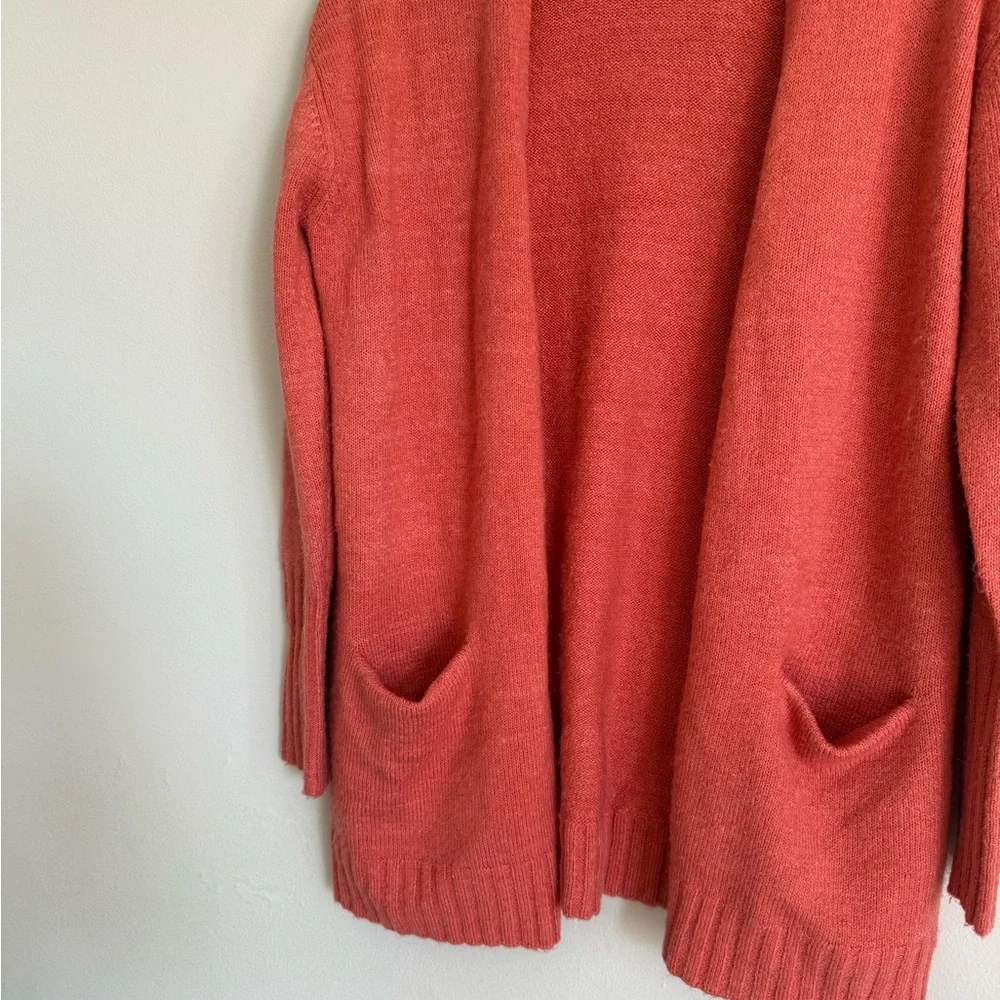 Caslon chic coral